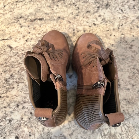 Women's Vince Camuto Brown Suede Zip Closure Movelly Combat Boot Size 8 - Picture 4 of 10